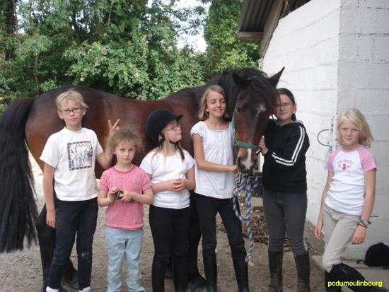 Pose photo aux curies avec Fareur et les cavaliers - JeromJuill08_36.jpg