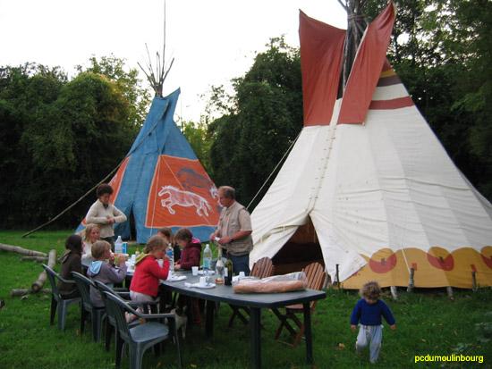 Stage en pension complte tipi repas - StageTipiAout07_0028.jpg